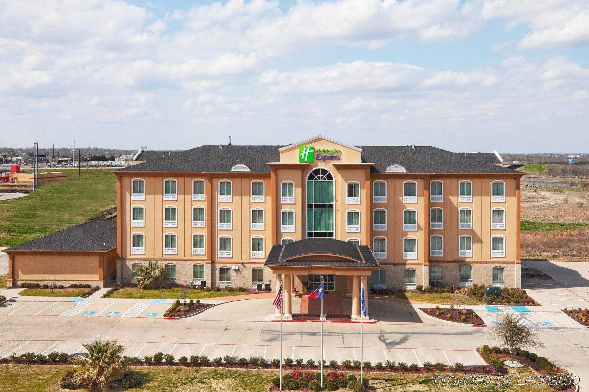 Holiday Inn Express Hotel And Suites Corsicana I-45 By Ihg מראה חיצוני תמונה